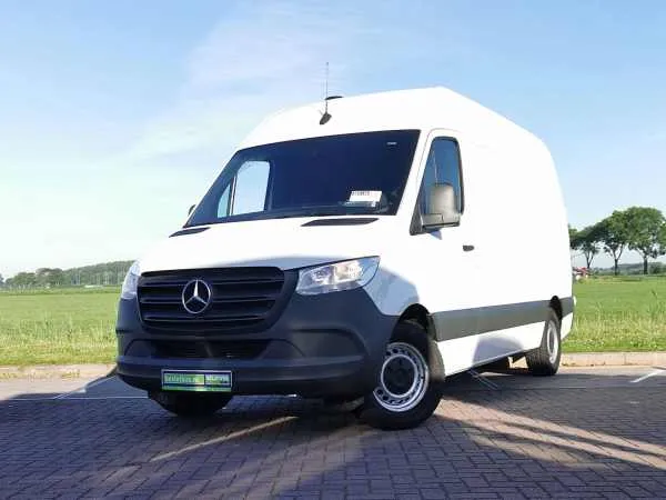 Mercedes-Benz Sprinter 314 L2H2 MBUX RWD Image 1